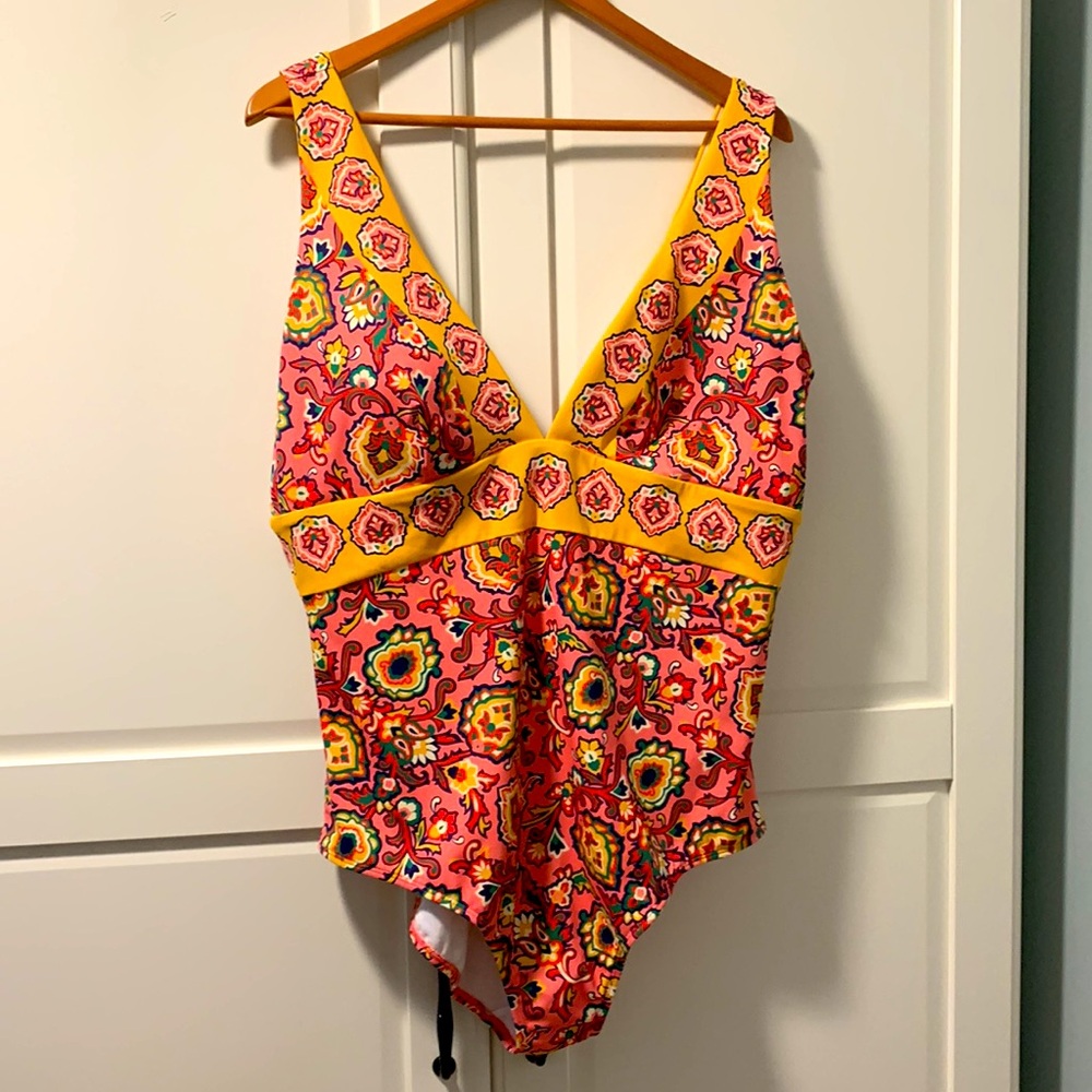 Boden Long Swimsuit 20-22L US Long Torso one piece Pink Yellow Floral V Neck NWT
